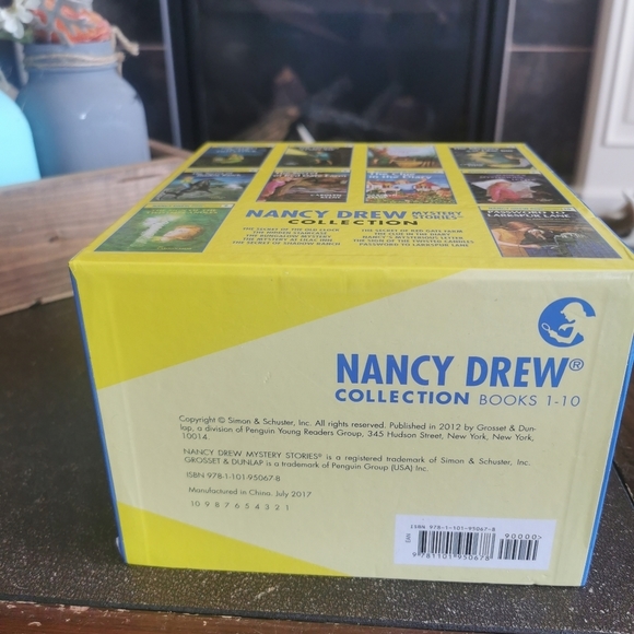 Mint condition ten Nancy Drew mystery books in a beautiful box set - Picture 9 of 11